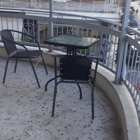 Central Apartments Eretria Экстерьер фото