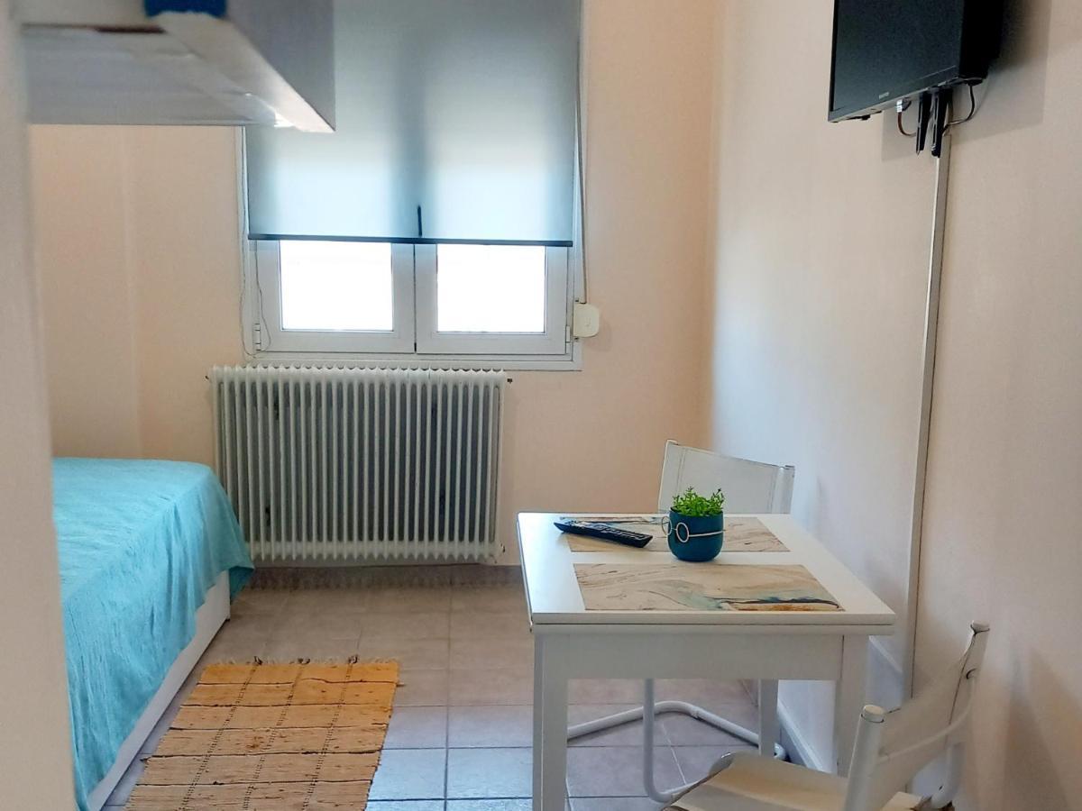 Central Apartments Eretria Экстерьер фото