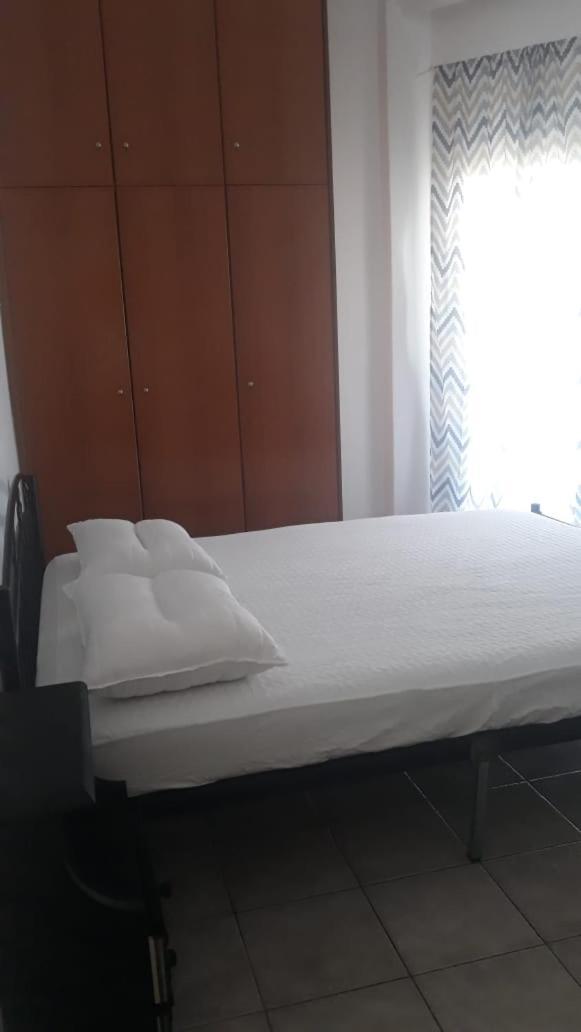 Central Apartments Eretria Экстерьер фото