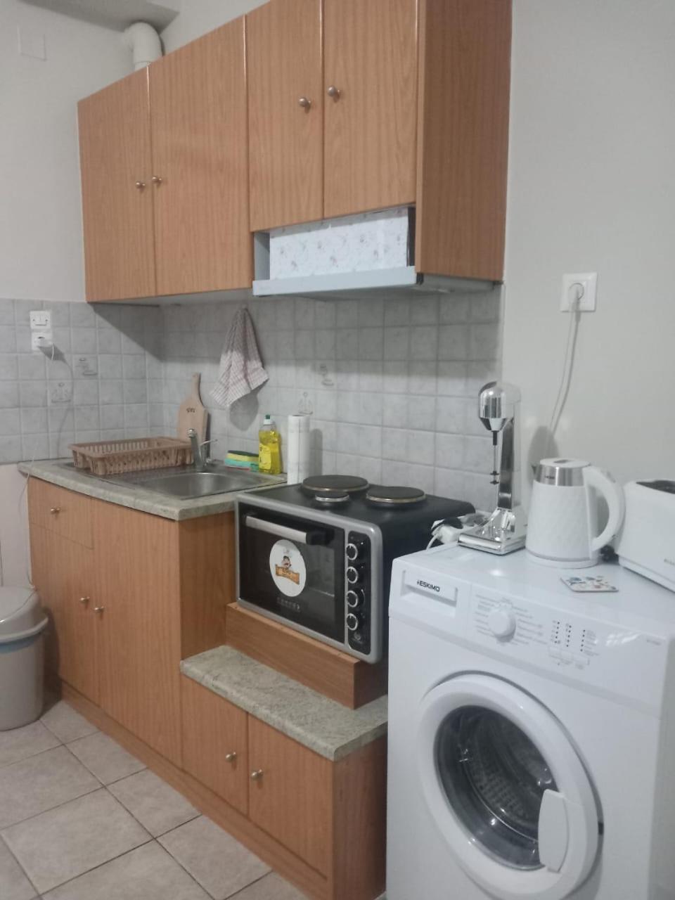 Central Apartments Eretria Экстерьер фото