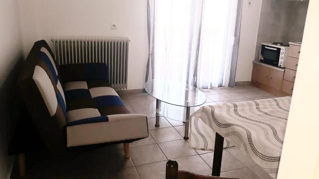 Central Apartments Eretria Экстерьер фото
